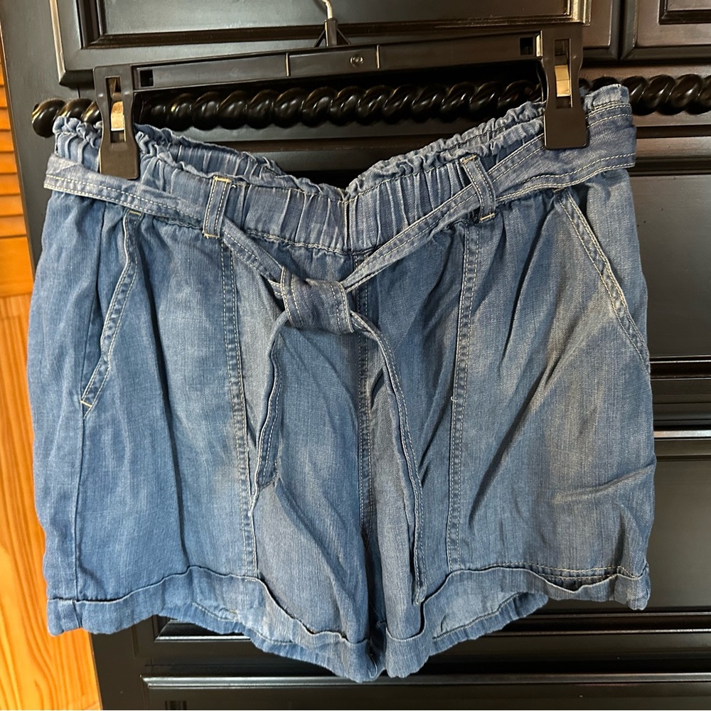 Women’s Denim Shorts Size M